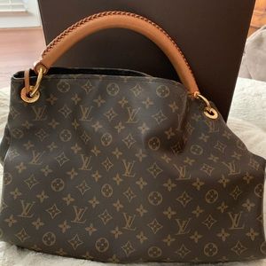 Artsy MM Louis Vuitton